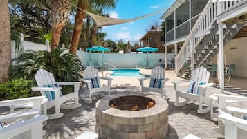 House, Multiple Beds, Pool Access, Pool View | Property grounds