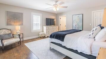 2 bedrooms, desk, free WiFi, bed sheets