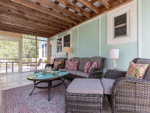 Huis, Meerdere bedden, keuken, uitzicht op het strand | Woonruimte | Televisie