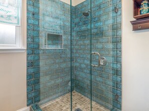 House, Multiple Beds, Kitchen, Beach View | Bathroom | Towels, toilet paper