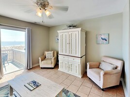Condo, Multiple Beds, Kitchen, Beach View | Living area