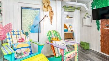 Condo, 1 giường cỡ king, bếp, quang cảnh hồ bơi | Khu ăn uống