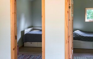 3 bedrooms, free WiFi - Gorgeous home in Holmsjö with kitchen (Holmsjö)