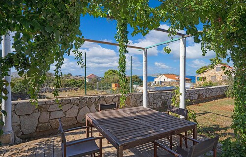 2 bedroom lovely home in Kornati
