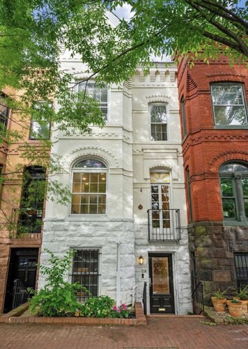 Charming Garden-Level Guest Suite in Heart of Capitol Hill