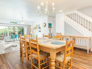 House, Multiple Beds, Kitchen, Beach View | Dining