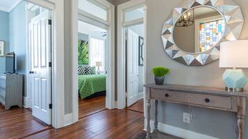 4 bedrooms, free WiFi, bed sheets