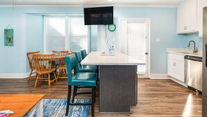 Unclassified image, 5 of 28, button - Walkin On Sunshine by Tybee Vacation Rentals (Tybee Island)