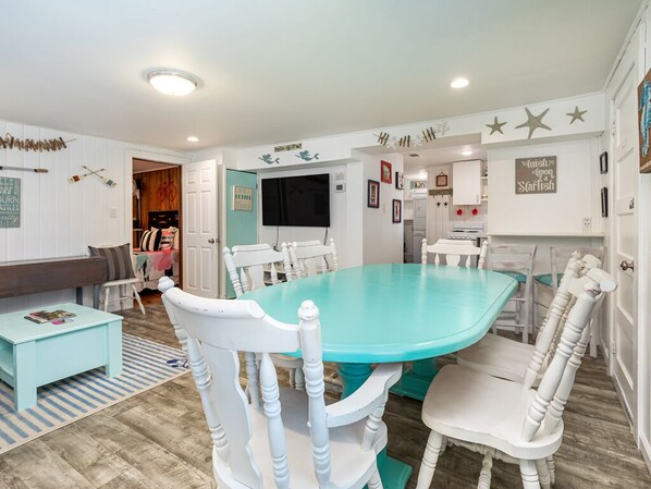 Condo, Multiple Beds, Kitchen, Beach View | Dining