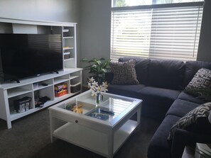 Smart TV, console per videogiochi, tavolo da calcetto