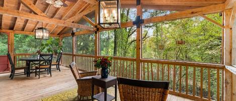 屋外ダイニングエリア