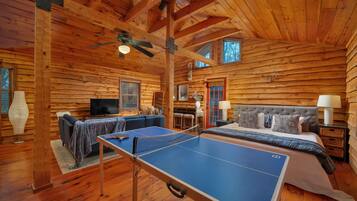 4 chambres, bureau, fer et planche Ă repasser, lit parapluie