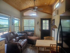 Books - Where the Buffalo Roam.   Private mountain views w/hot tub (Durango)