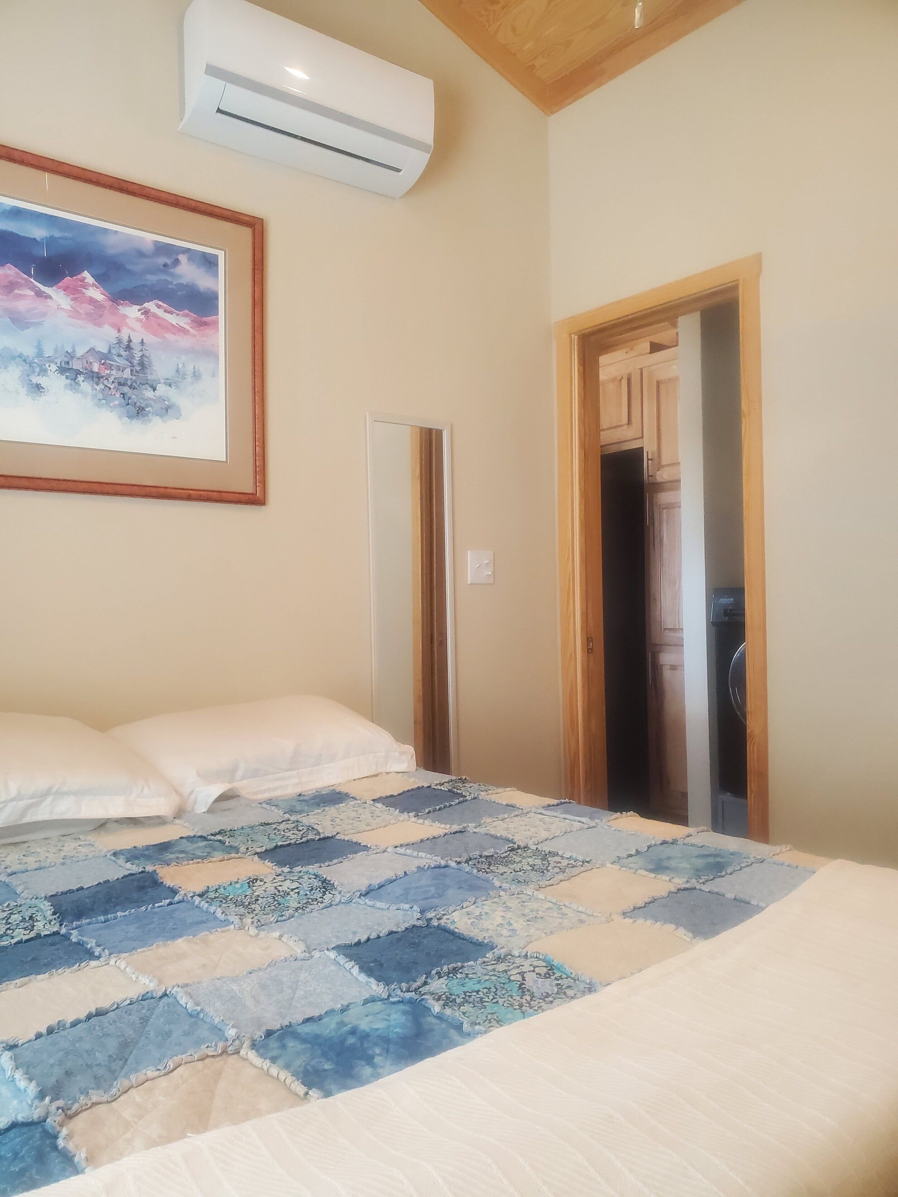 1 bedroom, bed sheets