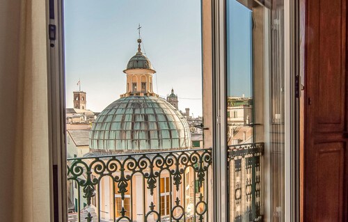 4 bedroom gorgeous apartment in Genova