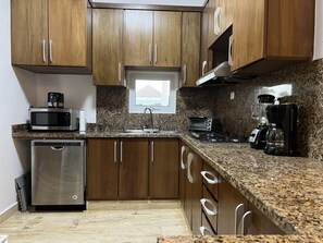 微波炉、洗碗机、茶具/咖啡用具、烤面包机