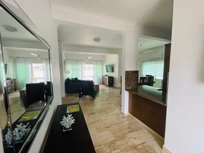 3 Schlafzimmer, Zimmersafe, Bügeleisen/Bügelbrett, kostenloses WLAN