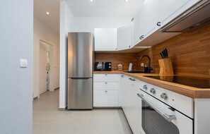 Fridge, microwave, oven, stovetop - 3 bedroom gorgeous apartment in Vrsi (Vrsi)
