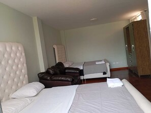 3 Schlafzimmer, Bügeleisen/Bügelbrett, kostenloses WLAN, Bettwäsche