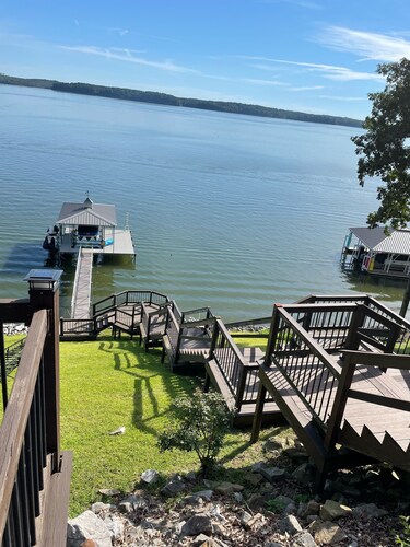 Lake life at its best, Home on Ky Lake.  Amazing Sunrises! Near Moors Resort.