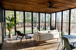 Interior - *NEW* Luxury modern chalet on 10 Acres in the Pocono mountains (Jim Thorpe)