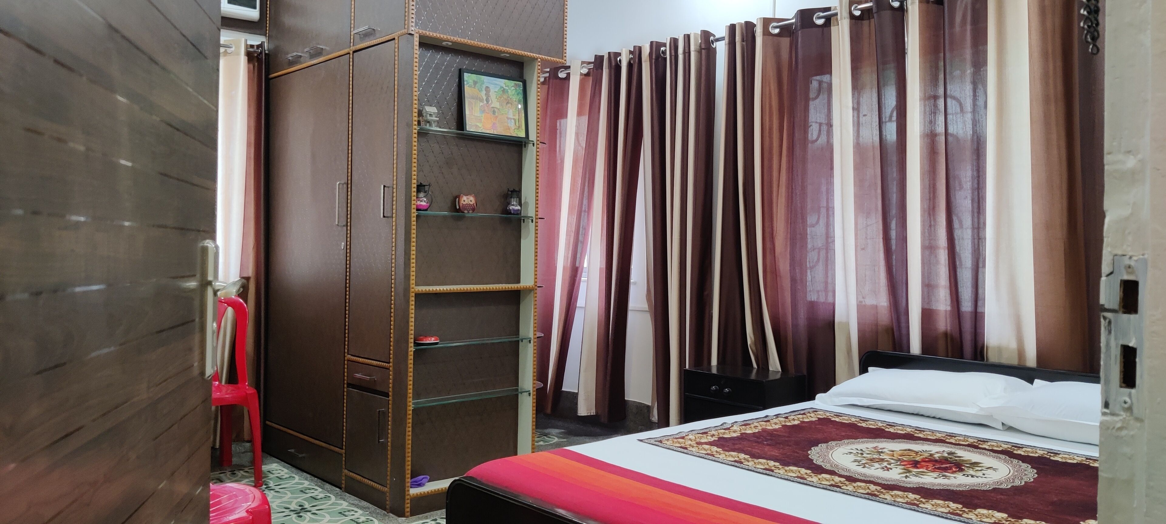 2 bedrooms, desk, free WiFi, bed sheets