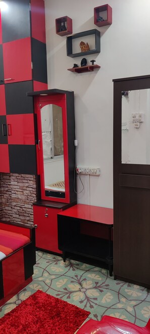 2 chambres, bureau, accĂšs au Wi-Fi (inclus), literie fournie