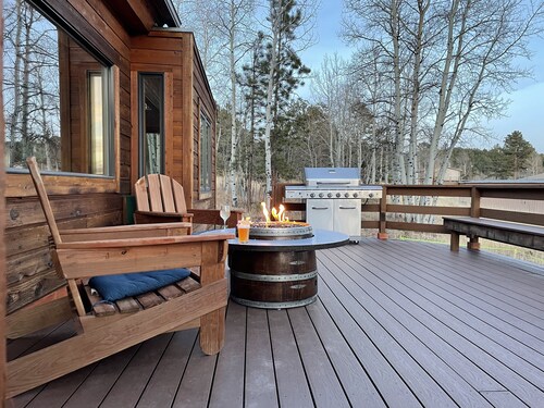 ^^PeakViewCabin, Amazing Views w/ Hot Tub 5 min from town-Peaceful and QUIET