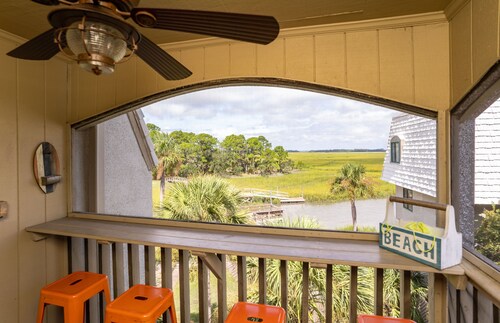 Birdie's Beach Club Villa - Cards Available; Walk to beach, pools, bar, tennis!