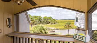 Birdie's Beach Club Villa - Cards Available; Walk to beach, pools, bar, tennis!