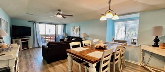 Birdie's Beach Club Villa - Cards Available; Walk to beach, pools, bar, tennis!