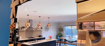 Designer Decor Home 8Bed WilliamsLanding