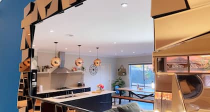 Designer Decor Home 8Bed WilliamsLanding