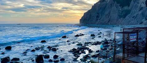 In Strandnähe, Liegestühle, Strandtücher