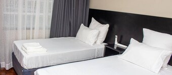 Inviting 3-Bed Apartment In The City