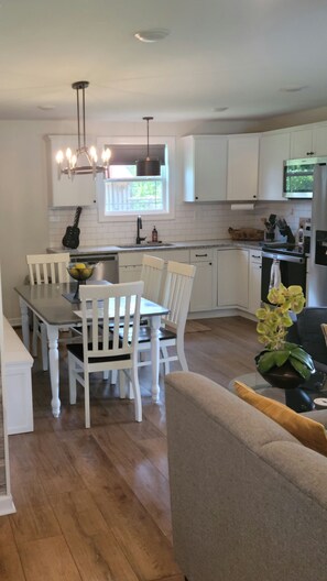 Interior - Porchland Cottage -PRACTICALLY NEW HOUSE with Countryside view -pet friendly (Portland)