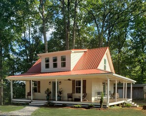 Exterior - Porchland Cottage -PRACTICALLY NEW HOUSE with Countryside view -pet friendly (Portland)