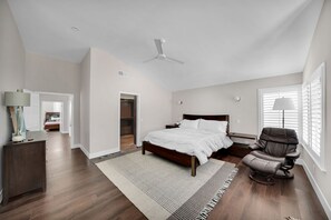 4 Schlafzimmer, Schreibtisch, Bügeleisen/Bügelbrett, kostenloses WLAN