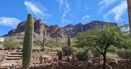 Stunning Views Superstitions Hot Tub Putting Green