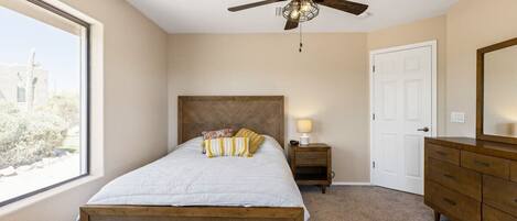 3 bedrooms, desk, iron/ironing board, WiFi