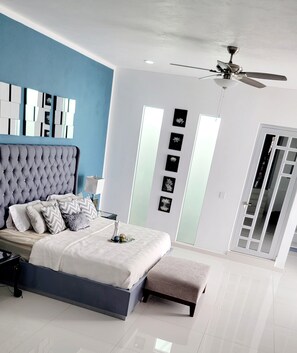 4 bedrooms, iron/ironing board, free WiFi, bed sheets - Hermosa y moderna casa que te ofrece una relajada estadía. (Uruapan)