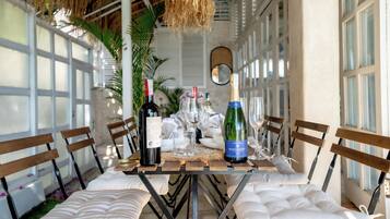 Villa, 3 Bedrooms | Ruang makan