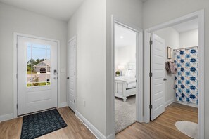 4 camere, una scrivania, ferro/asse da stiro, Wi-Fi gratuito