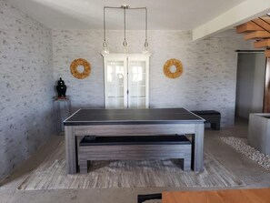 House, 4 Bedrooms, Smoking, Patio | Bahagian dalam