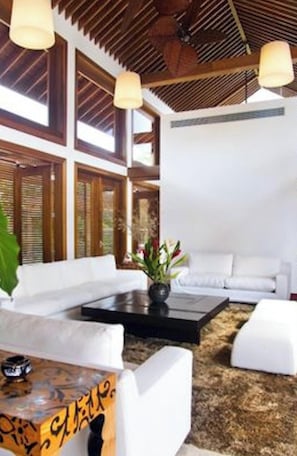 Villa, 4 Schlafzimmer, eigener Pool | Wohnbereich