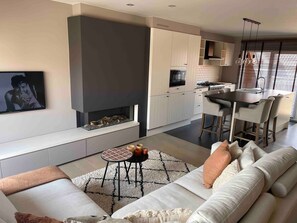 Apartment, 2 Schlafzimmer, Balkon | Innenbereich