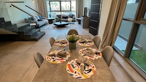 Dining - Best Townhouse On Jcv 4 Bedrooms With Jacuzzi (Dubai)