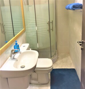 Apartment, 1 Bedroom, Accessible, Smoking | Bathroom - The Royal Luxury Superior Queen cot (Amman)