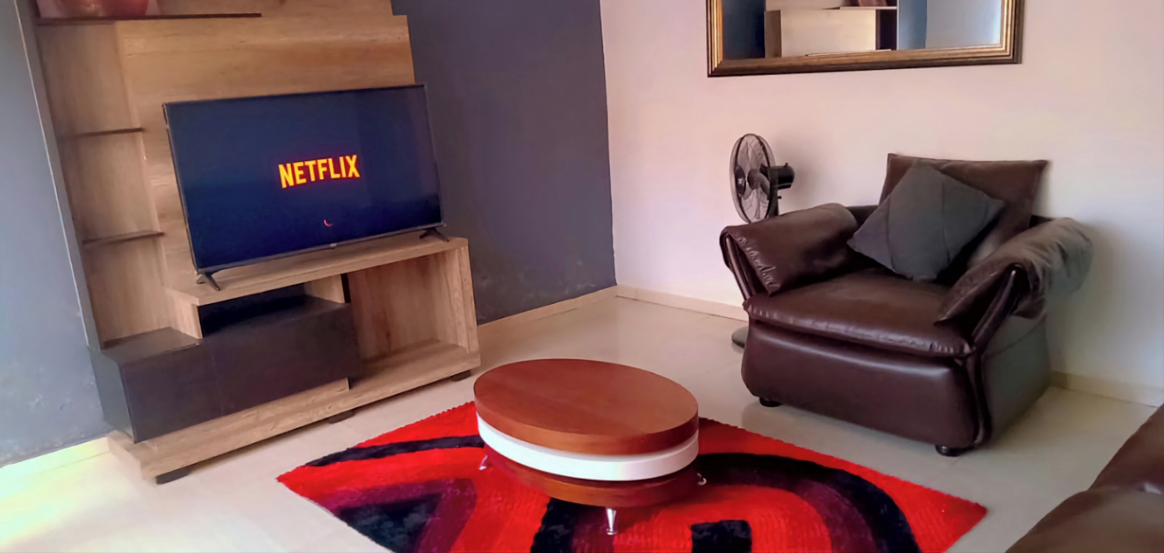Appartement, 2 chambres, fumeurs, balcon | Salle de séjour | Télévision