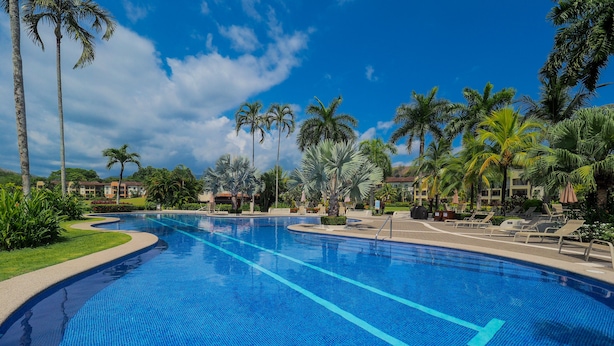 Pool - "ocean Front Condo In Peaceful, Gated Community" (Jacó)
